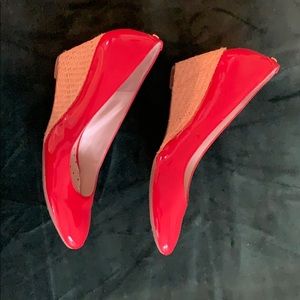 AK Anne Klein patent red woven wedges